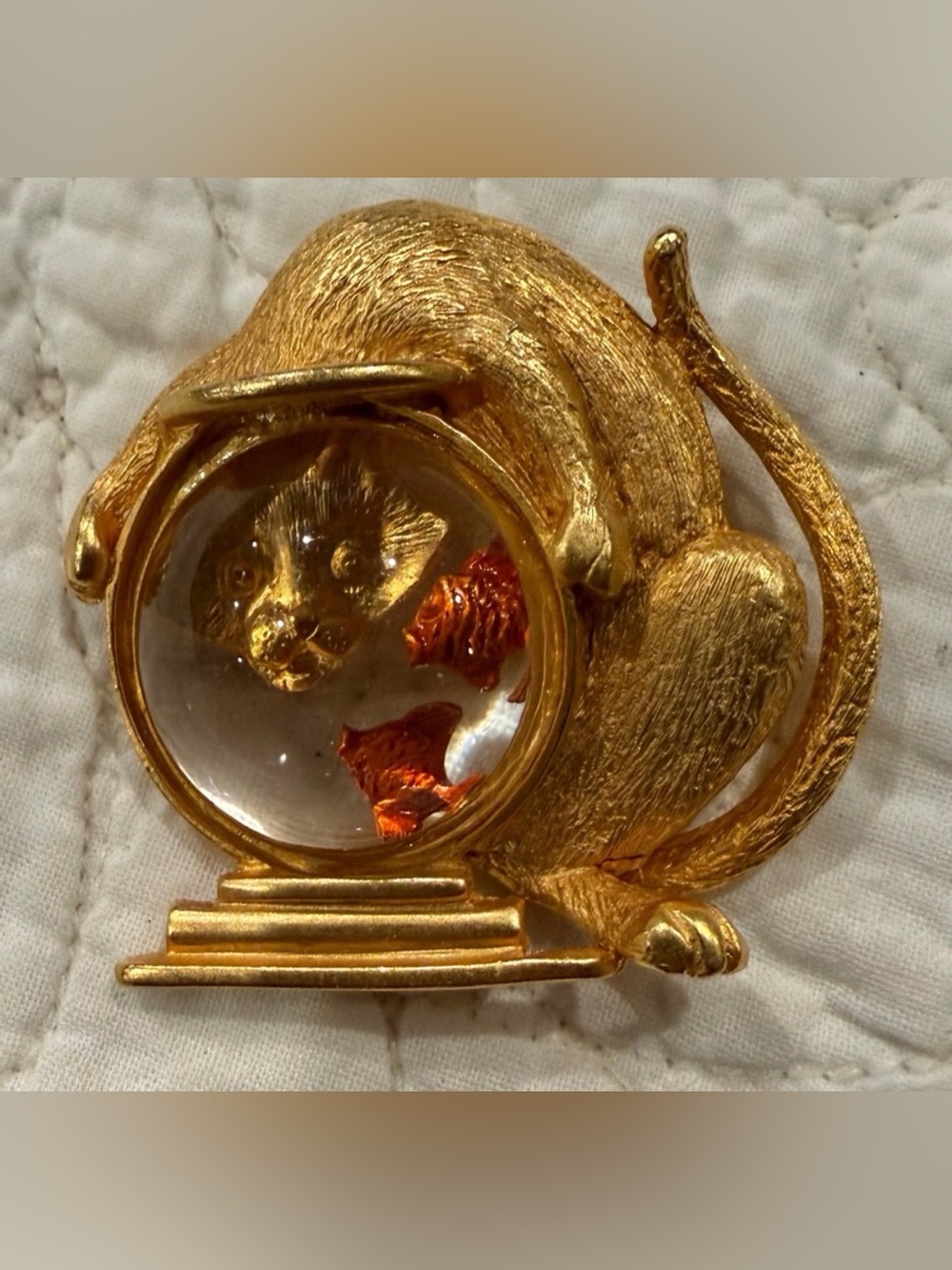 JJ Jonette Gold Tone Cat & Glass Gold Fish Bowl Brooch
